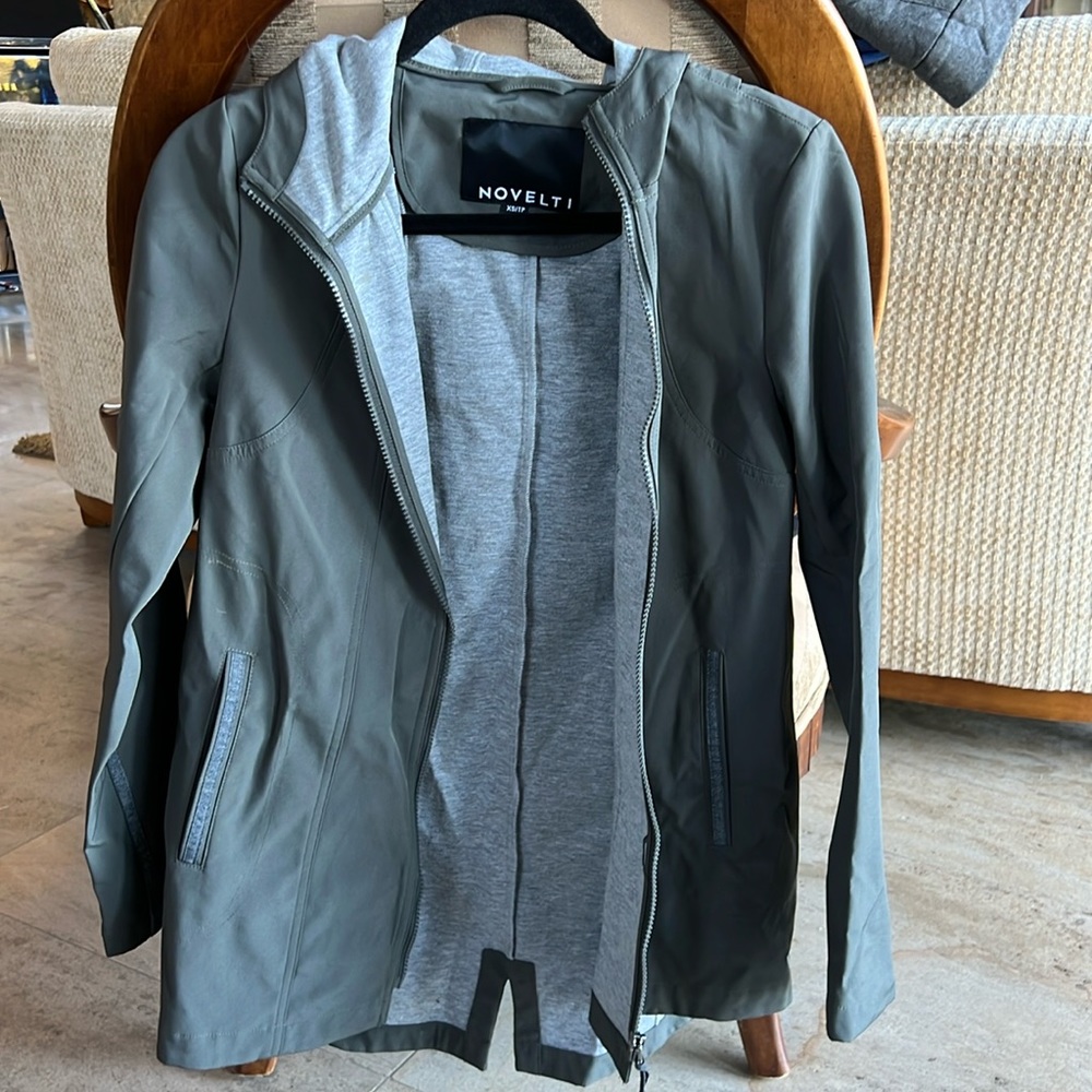 Novelti Rain Jacket